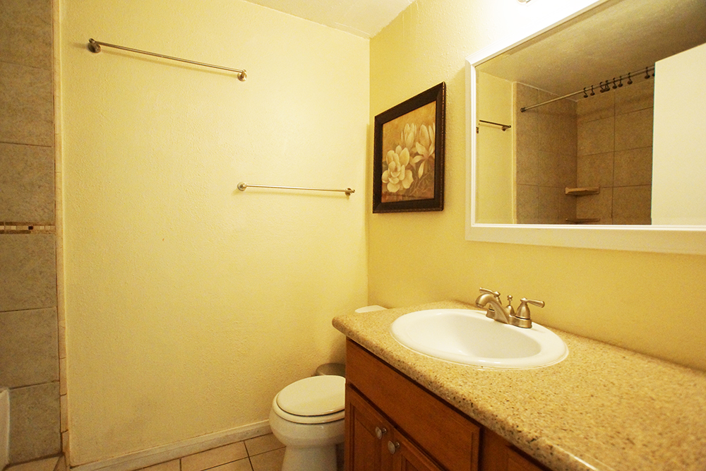 Azusa Townhome for SaleCarefree 8 Ramiro & Erica Rivas