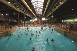 great wolf lodge wave pool