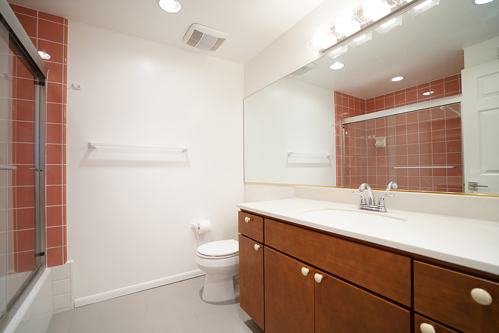 south pasadena condos for sale bath Ramiro & Erica Rivas