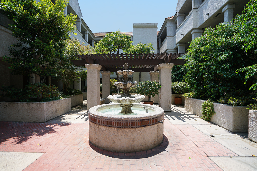 south pasadena condos for sale fountain Ramiro & Erica Rivas